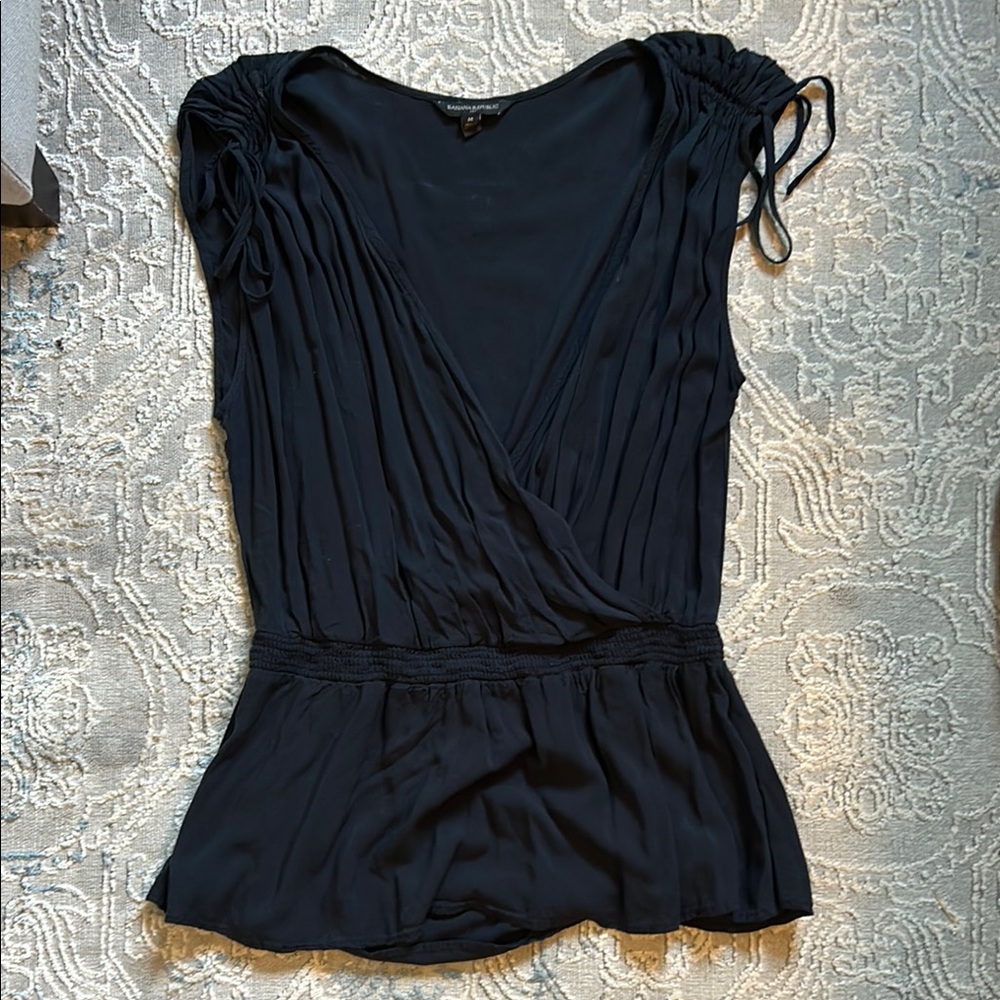 Elegant Navy Blue Banana Republic Women's Blouse